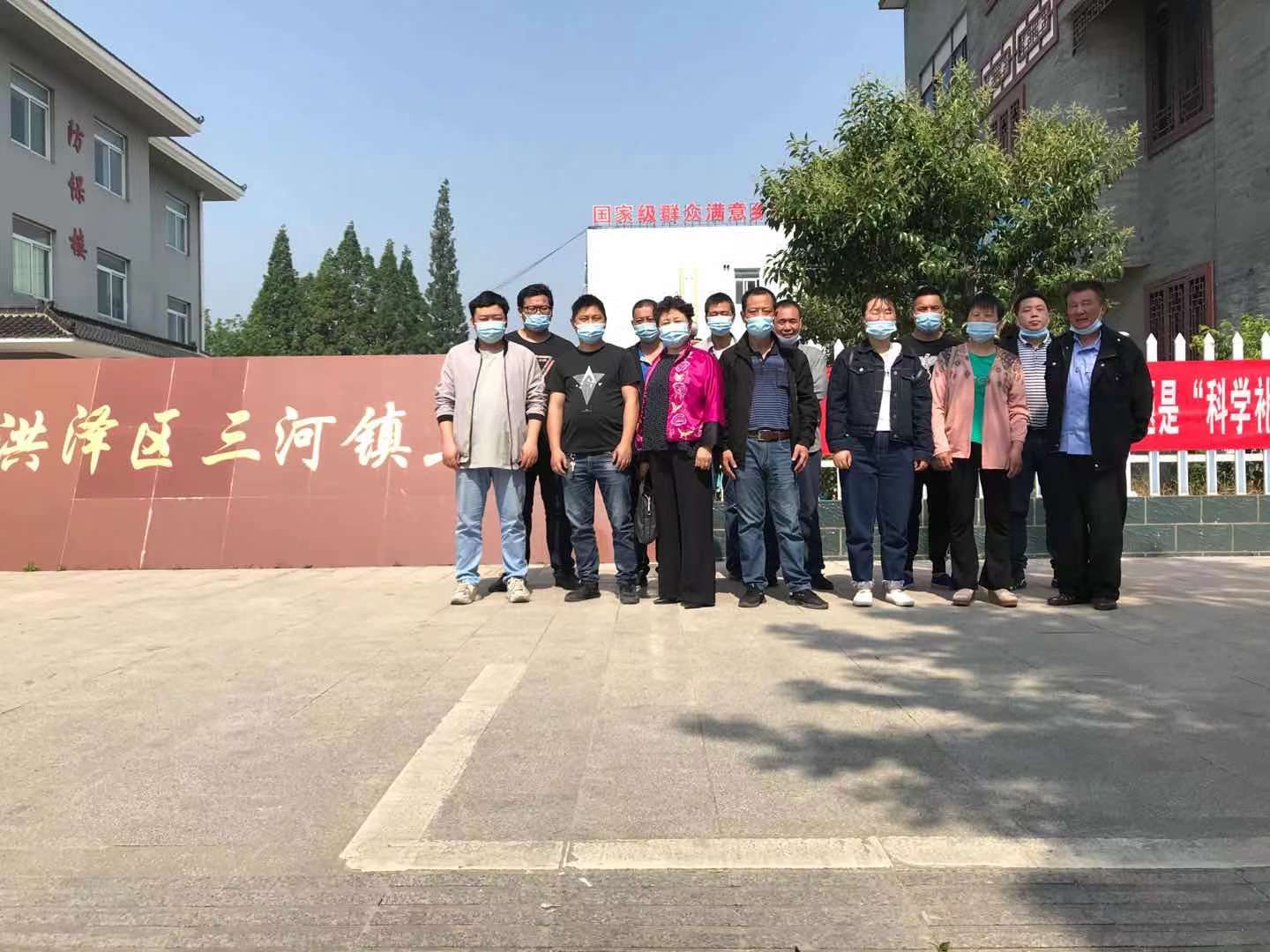 提供暖心接送專車！洪澤區(qū)三河鎮(zhèn)政府全力“護(hù)航”歐西員工疫苗接種